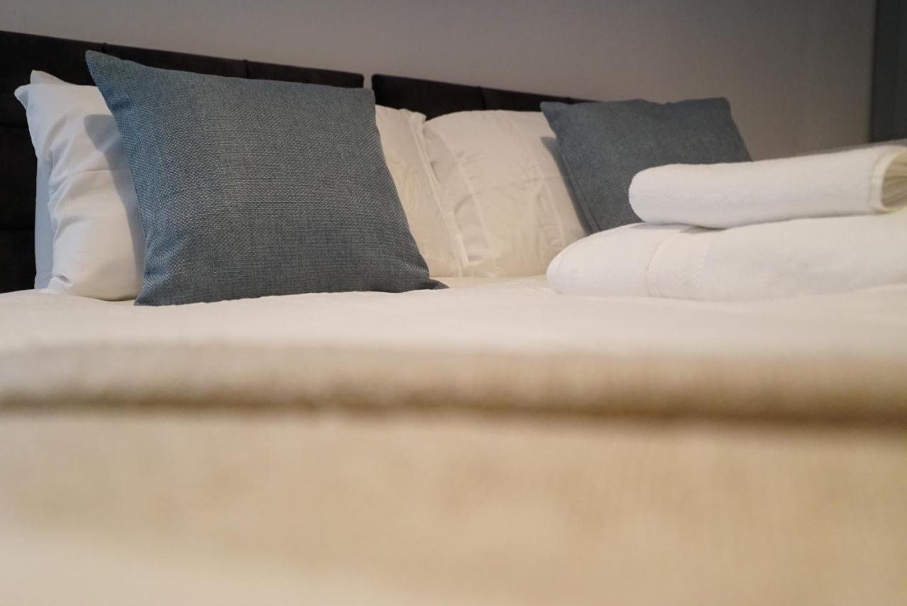 1 & 2 Bed Apartments - Desborough, Kettering, Cosy, Parking, Family, Wifi Buitenkant foto