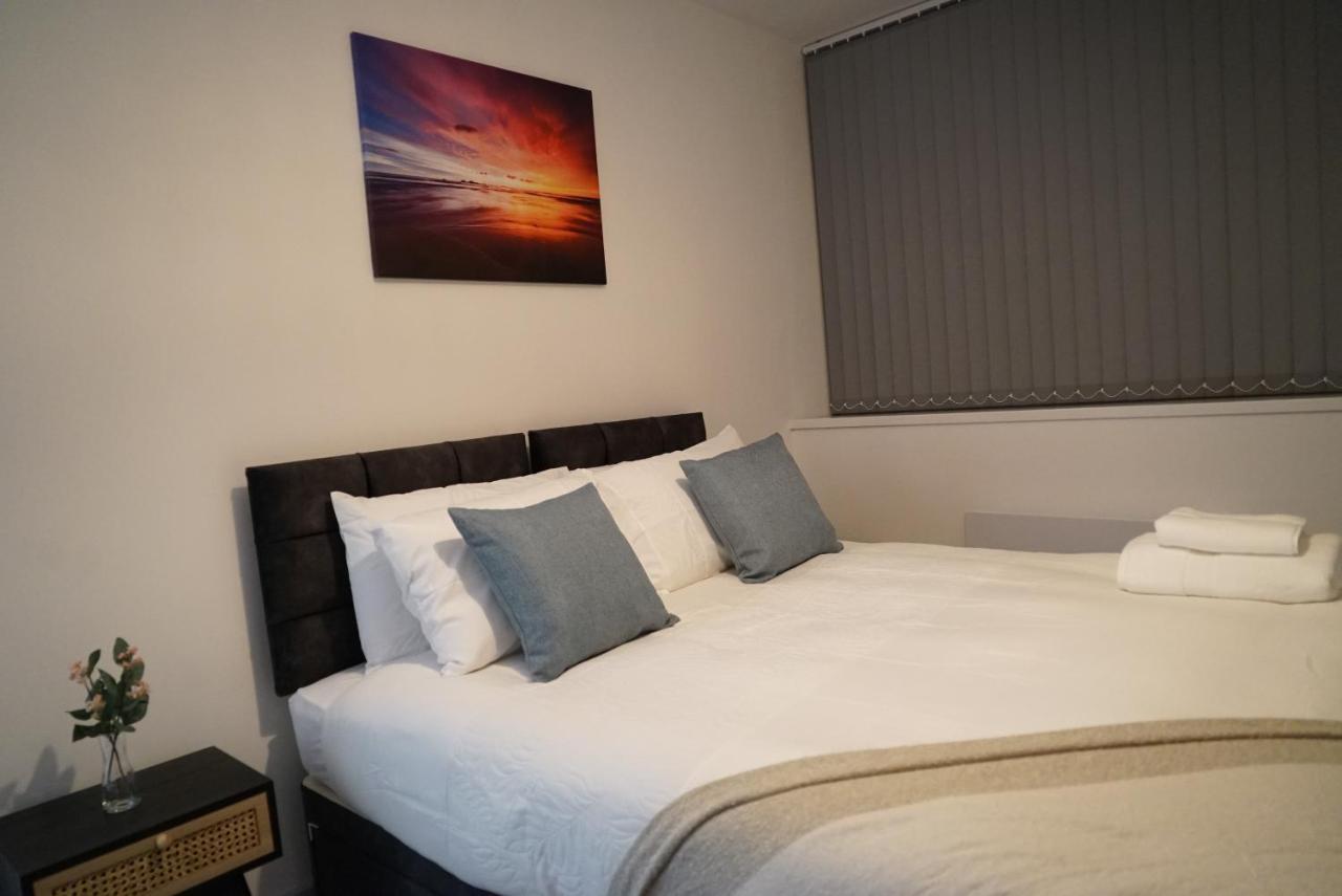 1 & 2 Bed Apartments - Desborough, Kettering, Cosy, Parking, Family, Wifi Buitenkant foto