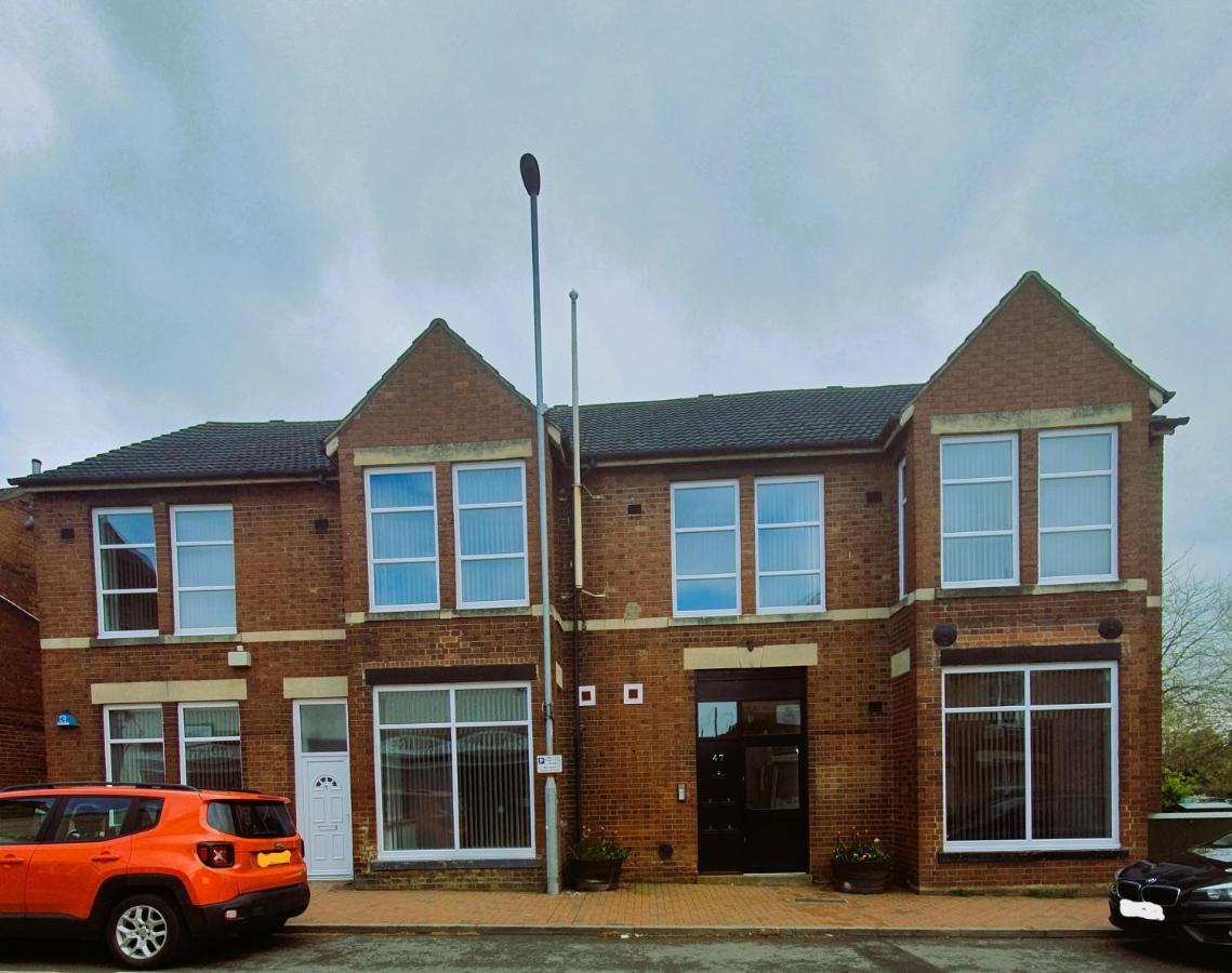 1 & 2 Bed Apartments - Desborough, Kettering, Cosy, Parking, Family, Wifi Buitenkant foto
