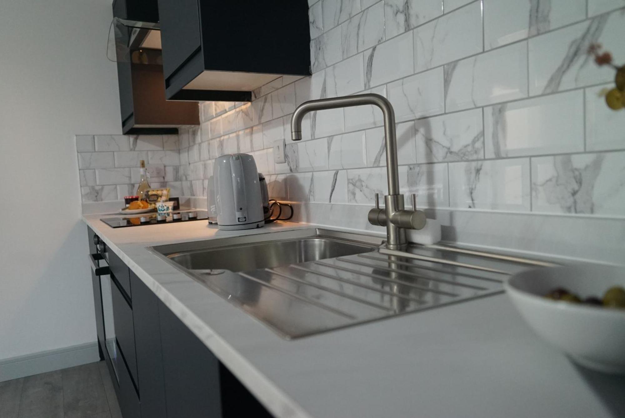 1 & 2 Bed Apartments - Desborough, Kettering, Cosy, Parking, Family, Wifi Buitenkant foto